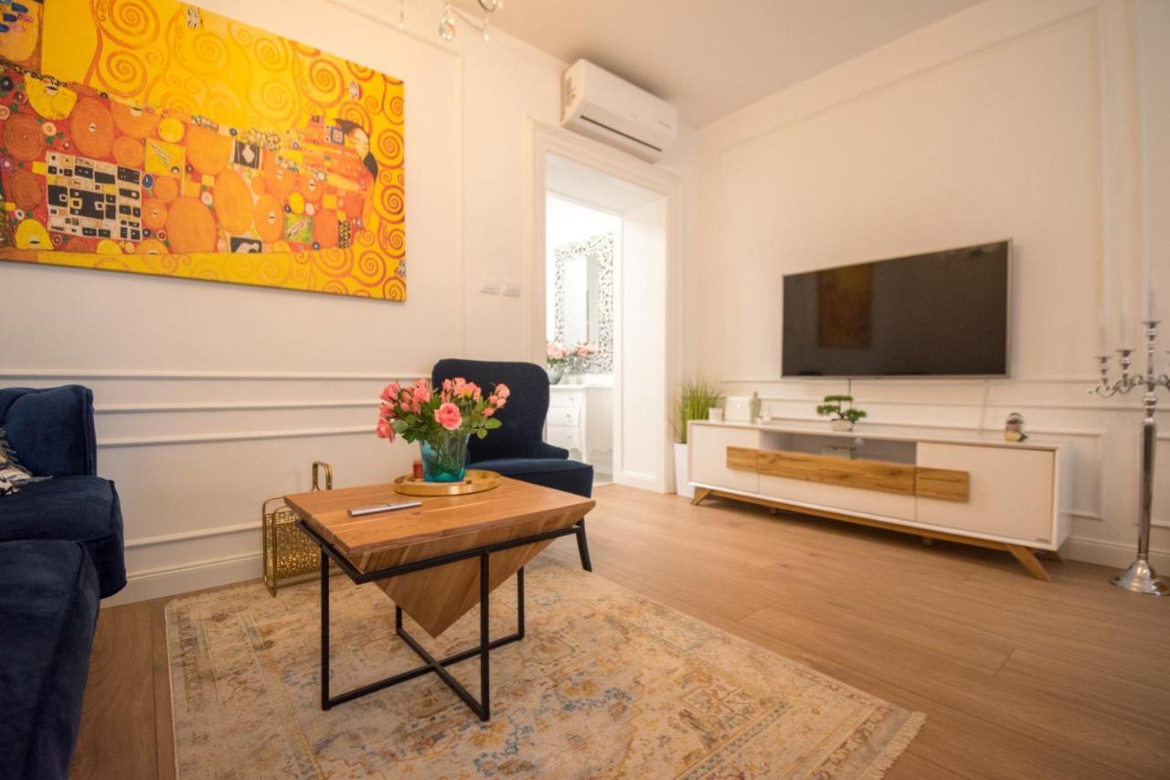 Apartment Trixi Maksimijan Pula Exteriör bild