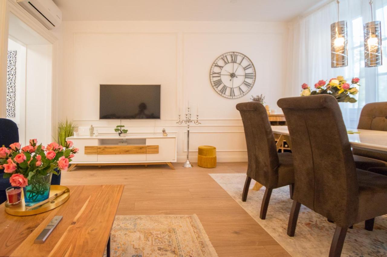 Apartment Trixi Maksimijan Pula Exteriör bild